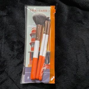 Luxie x Pautips Por la Noche Eyeshadow Brush, bodyography makeup brush cleaner.